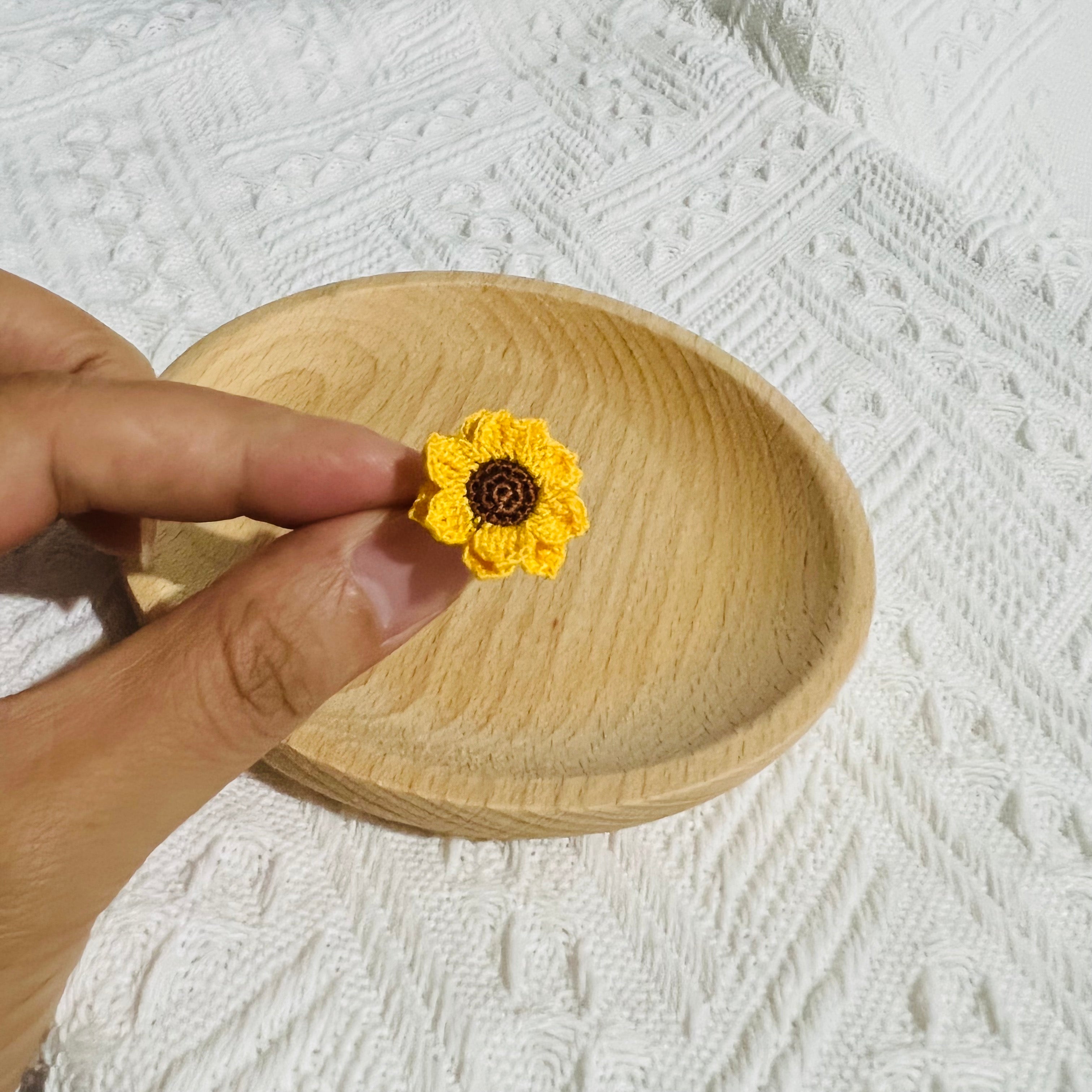 DIY Pop Ring Tab Crochet Flower Free Pattern - Cool Creativities